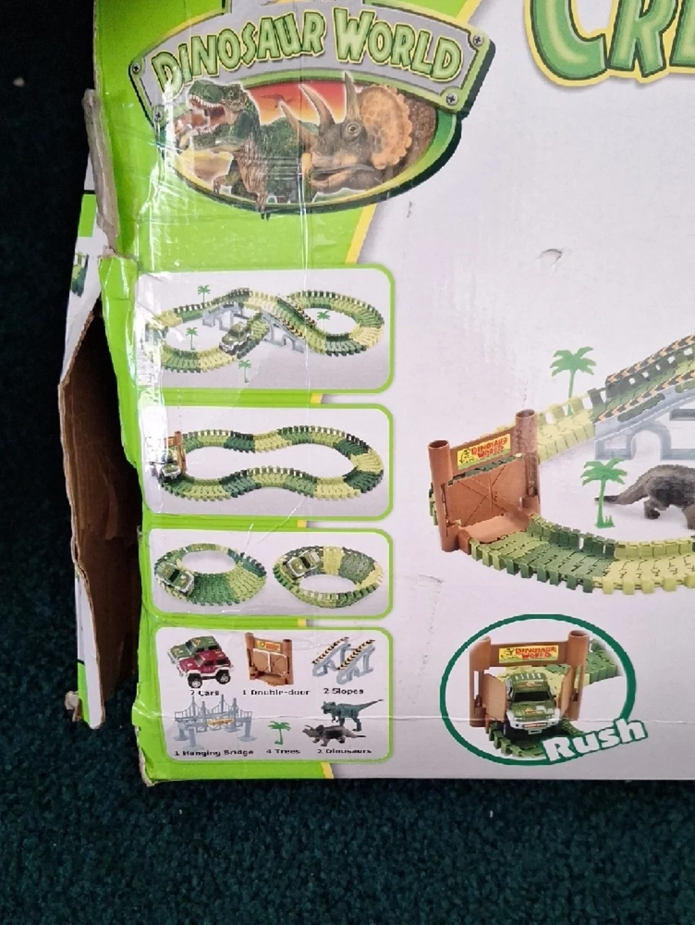 Reptile Habitat Flexible Track Set - Green & 2 Magic Cars